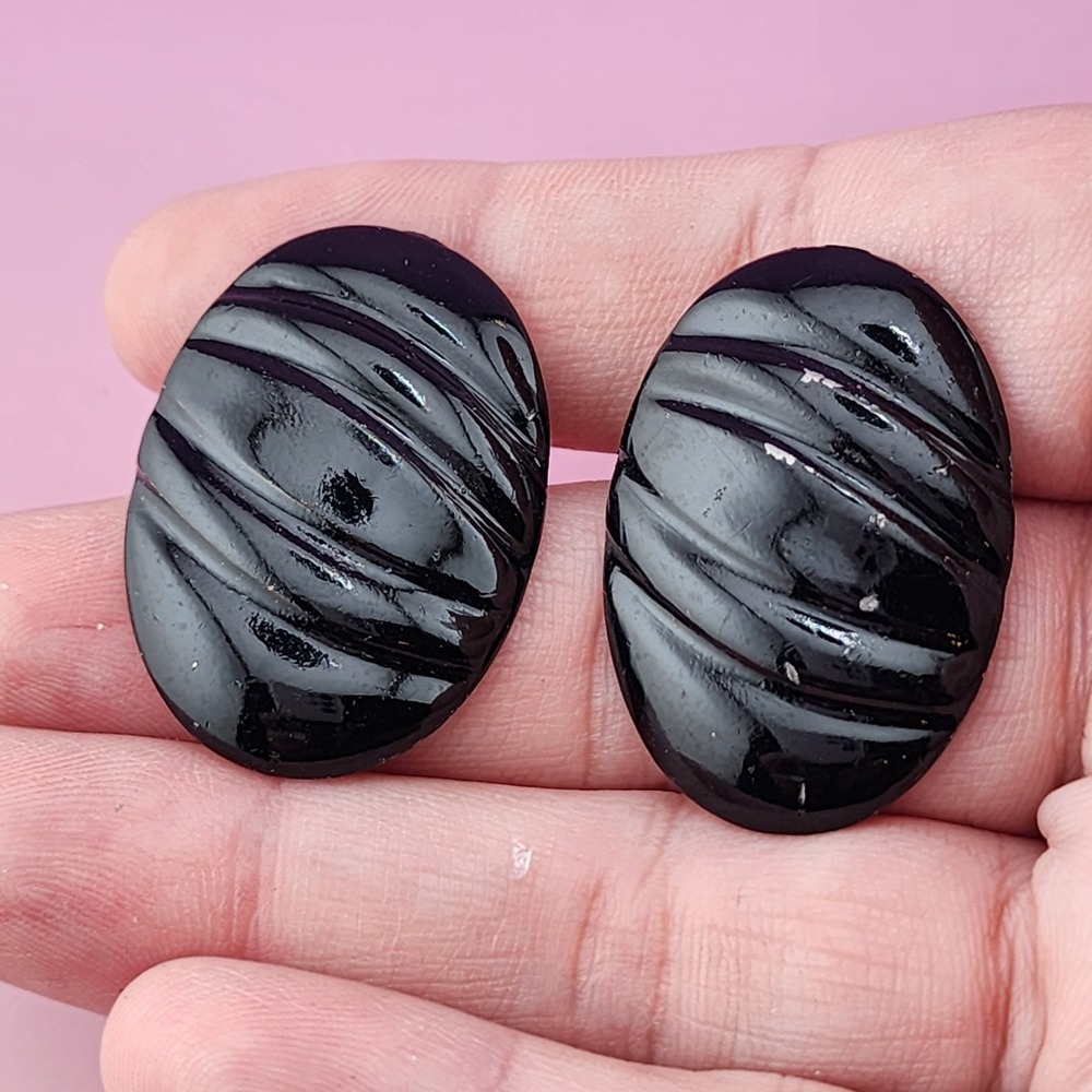 Black Oval Ribbed Stud Earrings Glossy Chunky Statement Retro Costume Jewelry